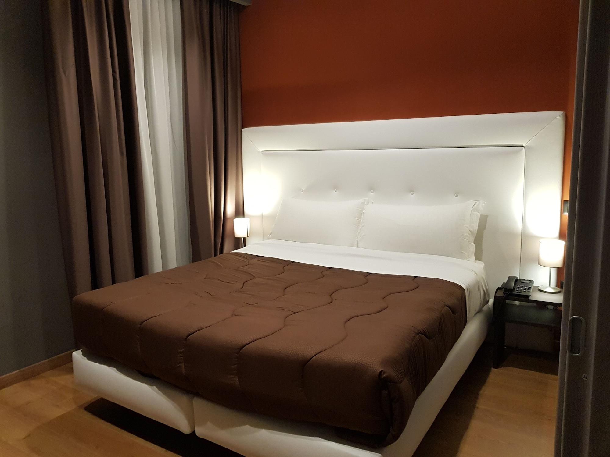Europa Art Hotel 4*