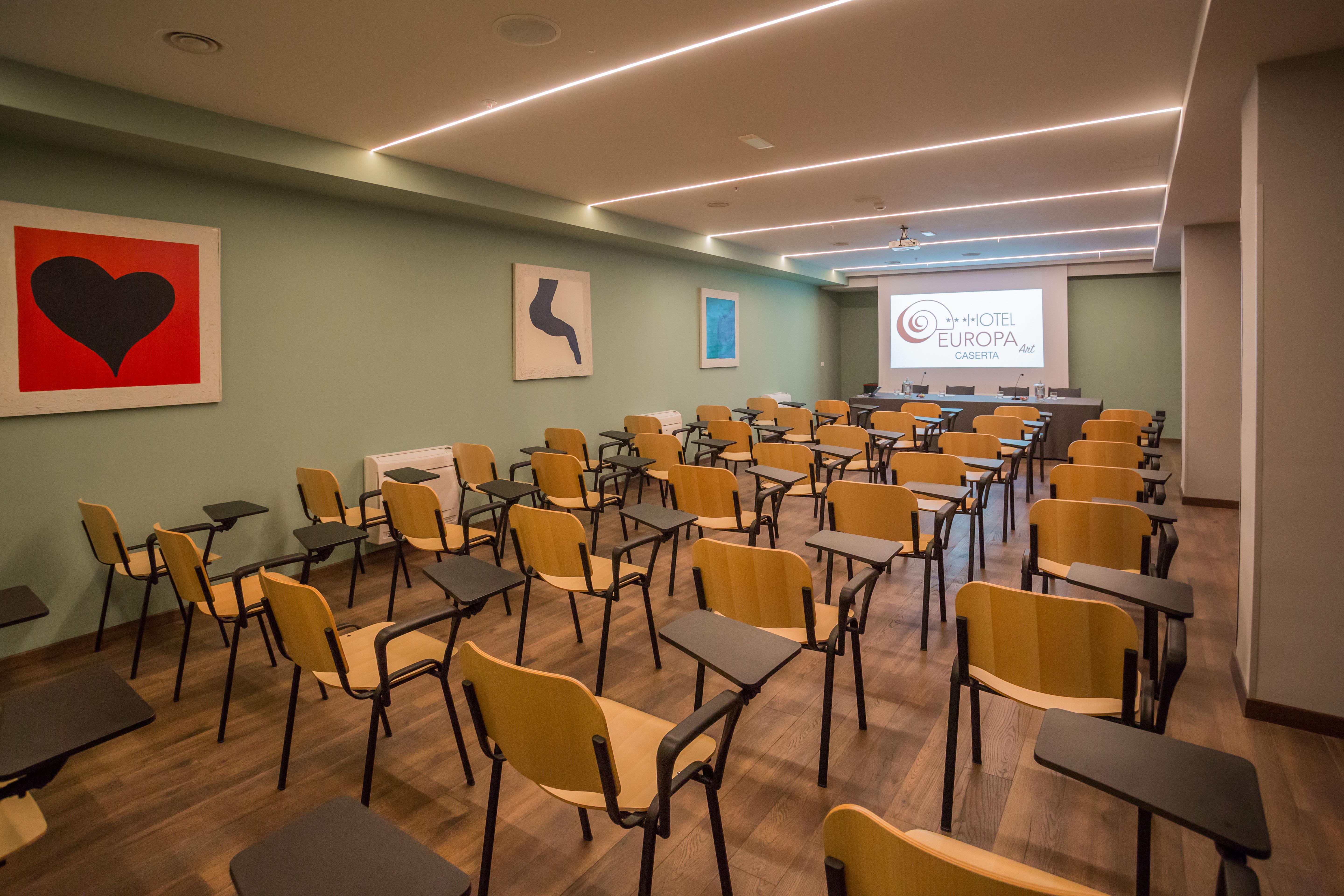 Europa Art Hotel 4*